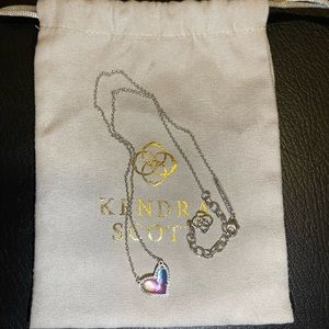 Kendra Scott necklace